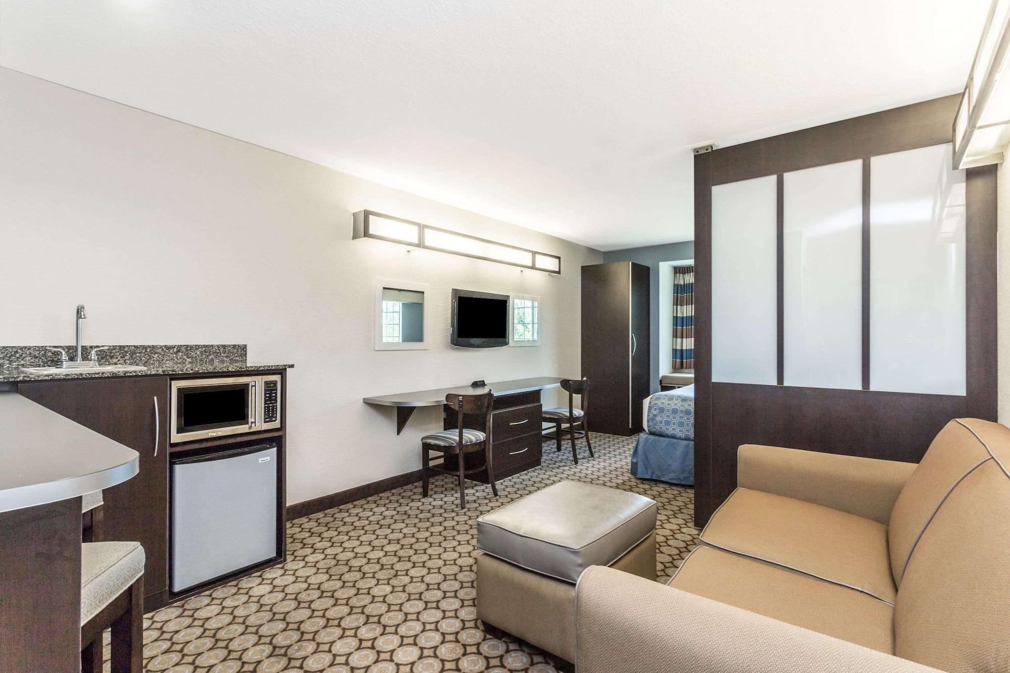 Microtel Inn & Suites By Wyndham Spring Hill/Weeki Wachee Ngoại thất bức ảnh