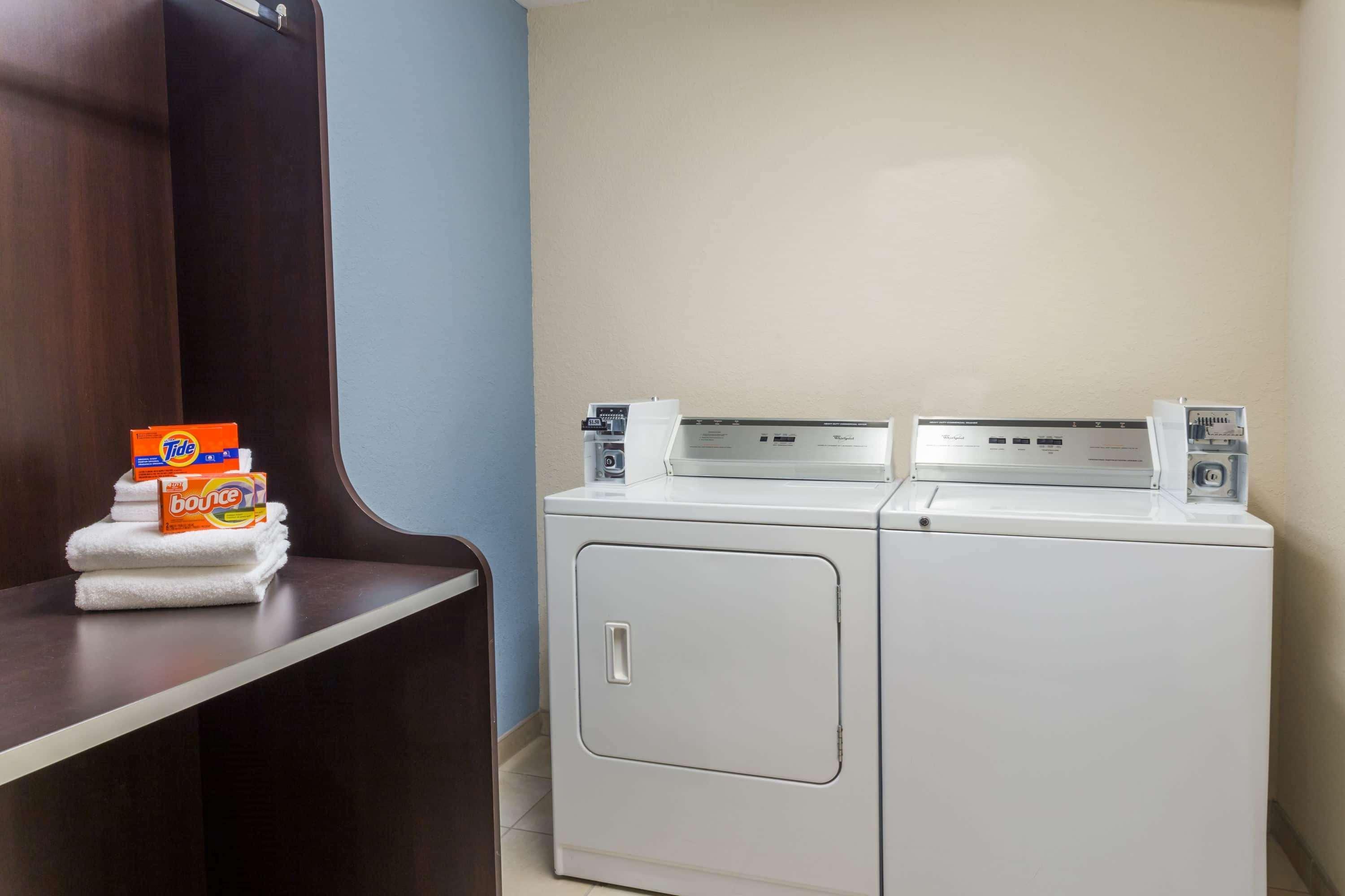 Microtel Inn & Suites By Wyndham Spring Hill/Weeki Wachee Ngoại thất bức ảnh