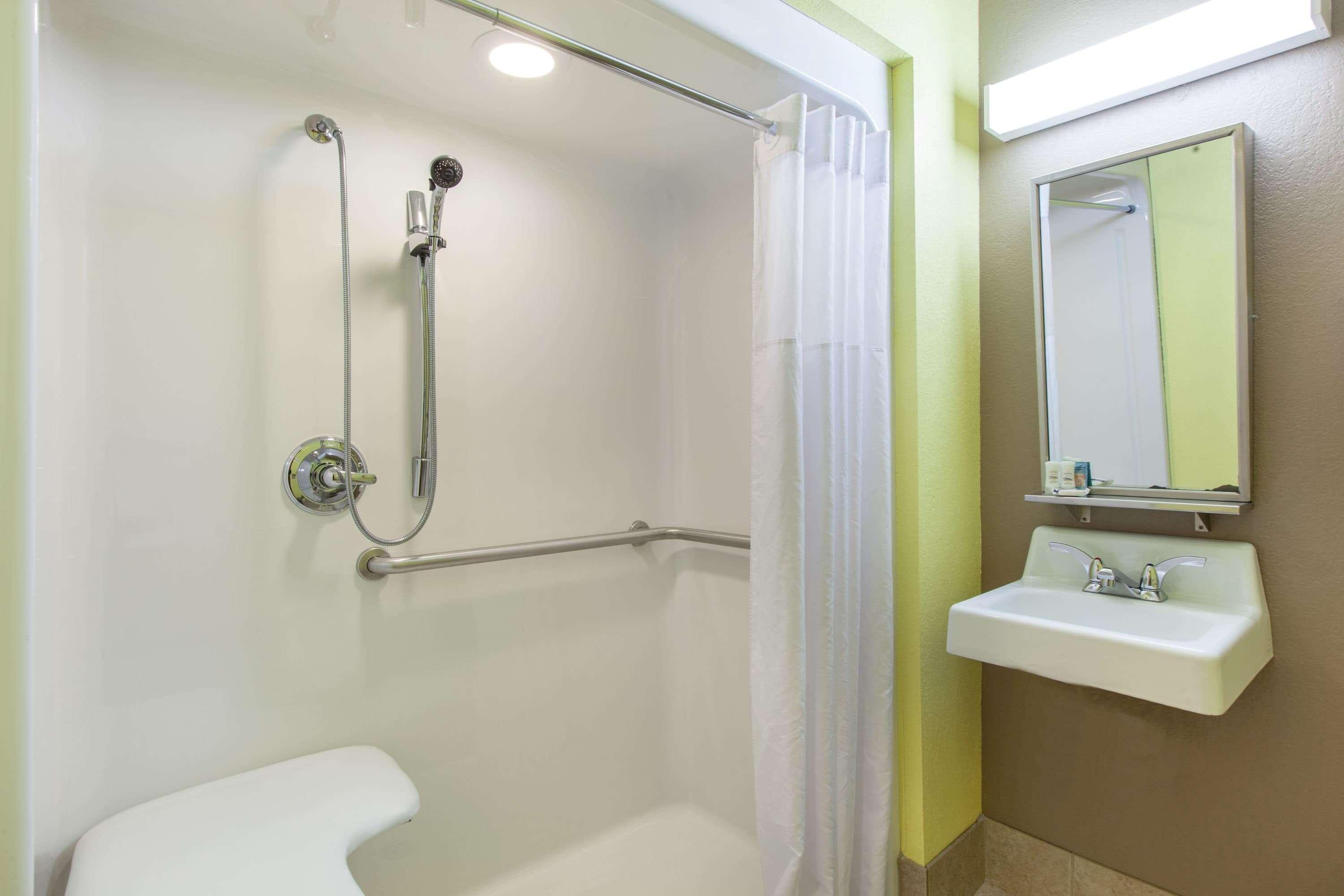 Microtel Inn & Suites By Wyndham Spring Hill/Weeki Wachee Ngoại thất bức ảnh