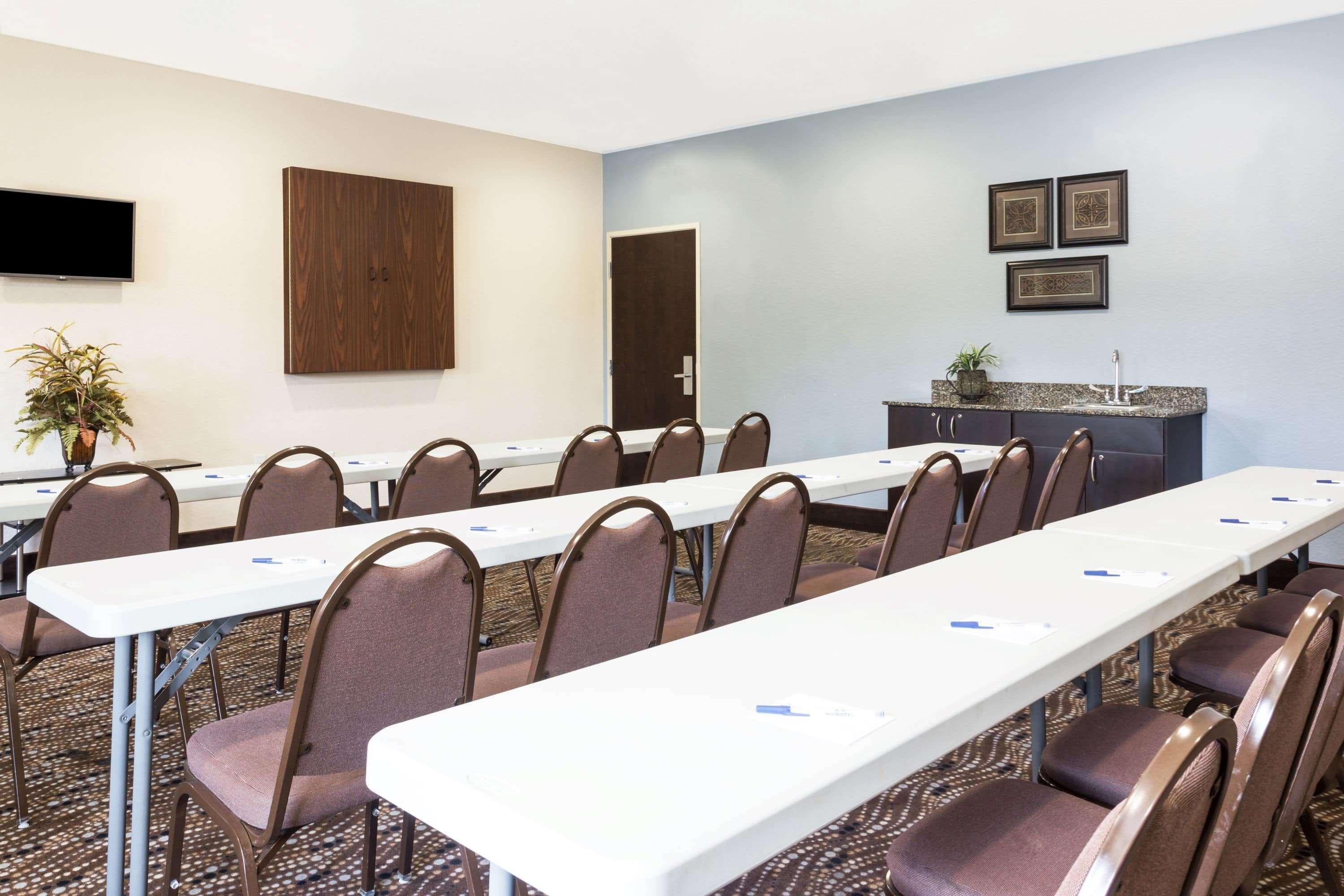 Microtel Inn & Suites By Wyndham Spring Hill/Weeki Wachee Ngoại thất bức ảnh