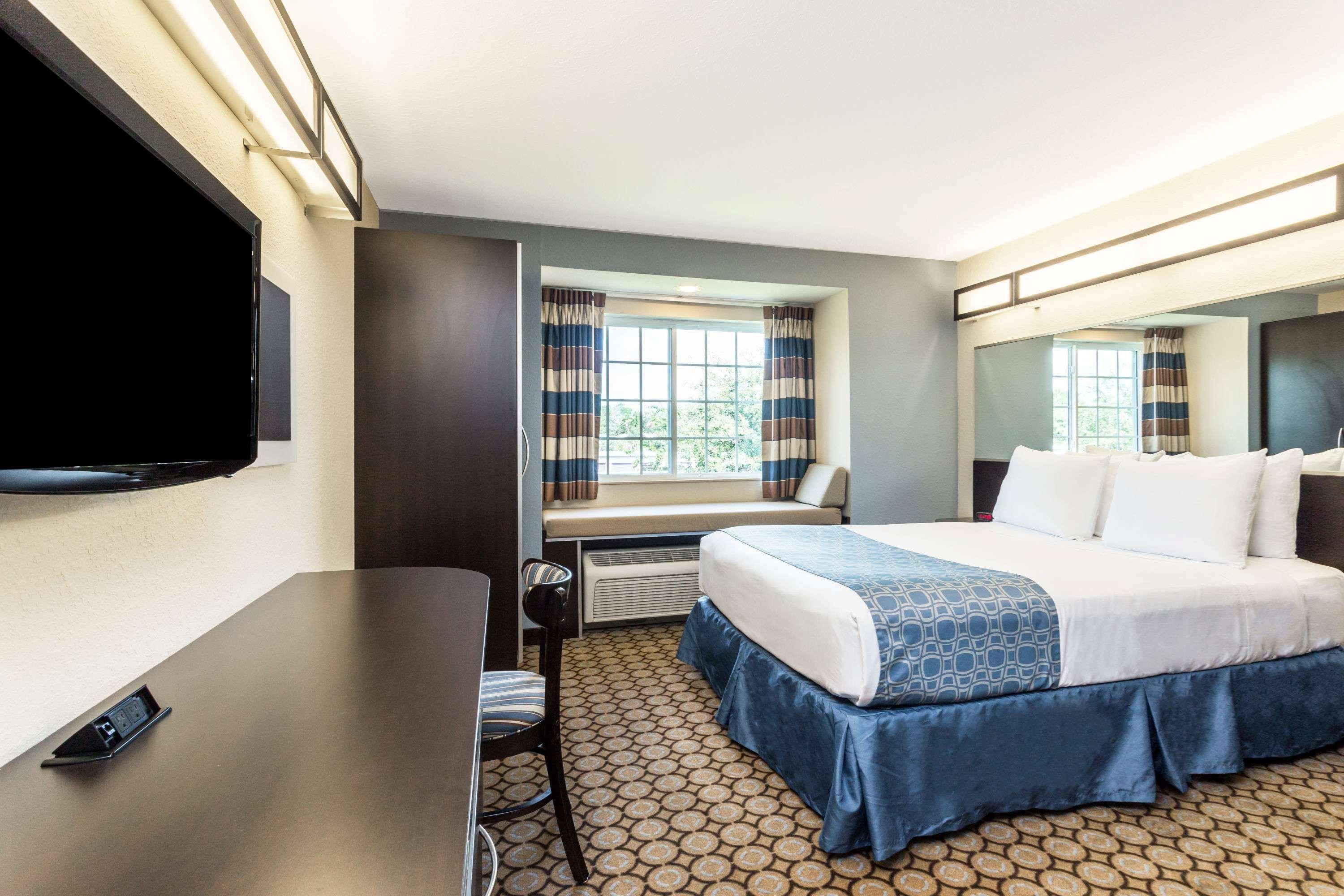 Microtel Inn & Suites By Wyndham Spring Hill/Weeki Wachee Ngoại thất bức ảnh